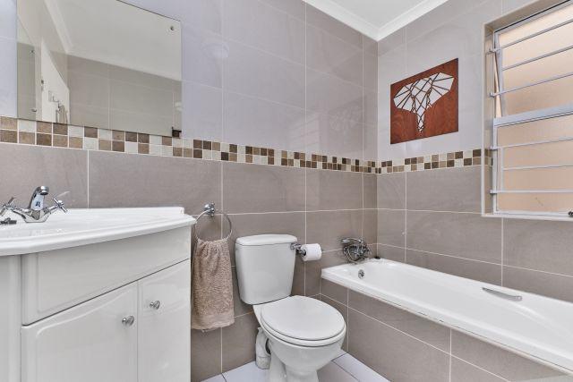 4 Bedroom Property for Sale in Sunninghill Gauteng