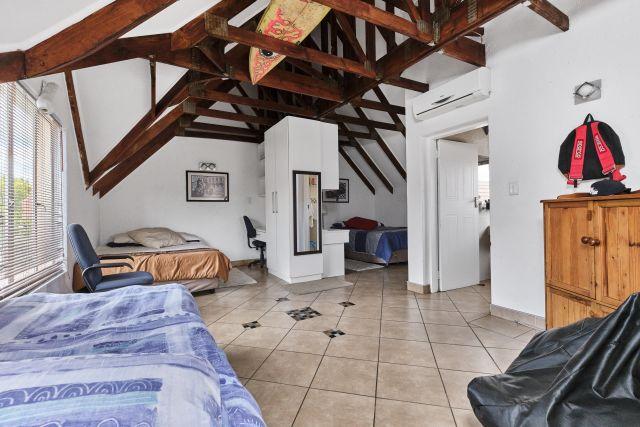 4 Bedroom Property for Sale in Sunninghill Gauteng