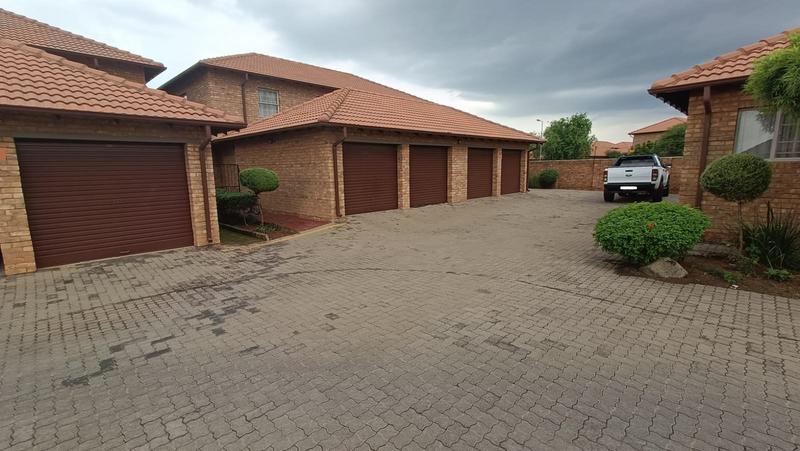 3 Bedroom Property for Sale in Annlin Gauteng