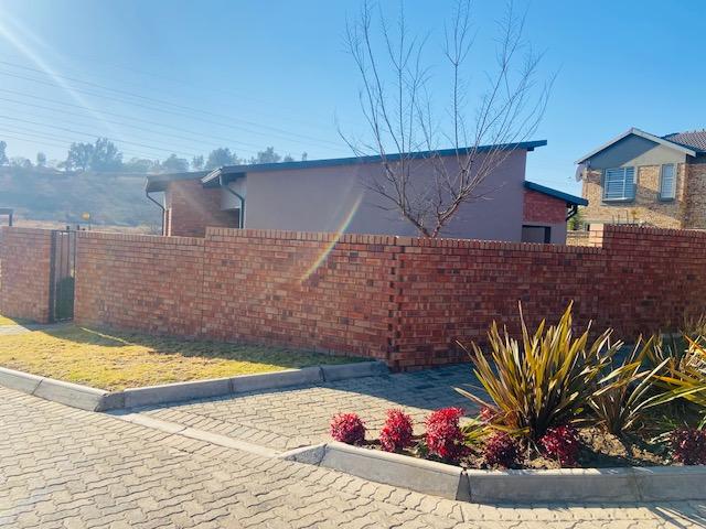 3 Bedroom Property for Sale in Wilgeheuwel Gauteng