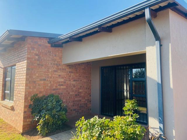 3 Bedroom Property for Sale in Wilgeheuwel Gauteng