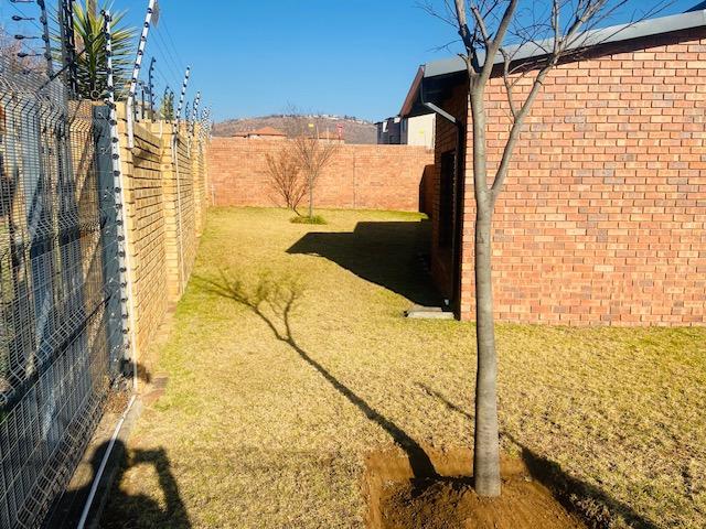 3 Bedroom Property for Sale in Wilgeheuwel Gauteng