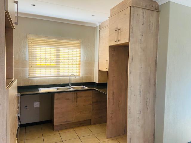 3 Bedroom Property for Sale in Wilgeheuwel Gauteng