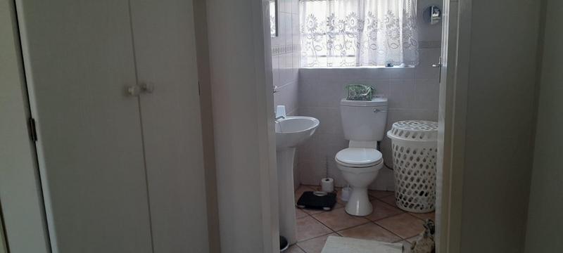 2 Bedroom Property for Sale in Magalieskruin Gauteng