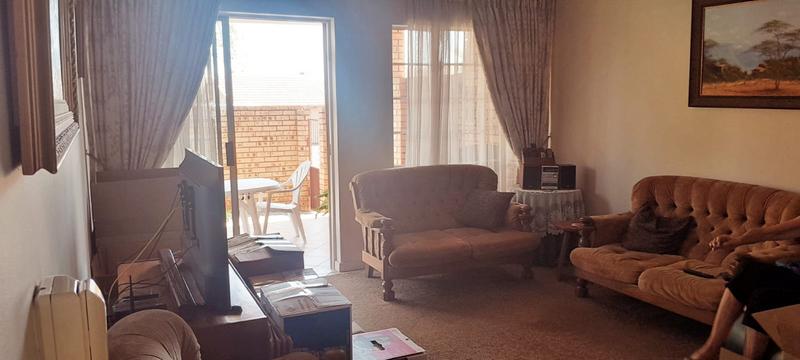 2 Bedroom Property for Sale in Magalieskruin Gauteng