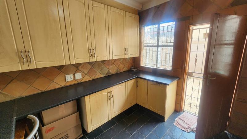3 Bedroom Property for Sale in Brackendowns Gauteng