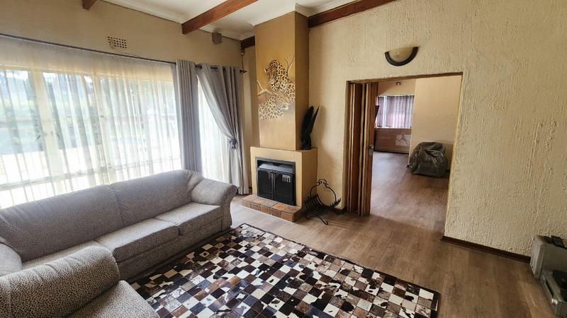 3 Bedroom Property for Sale in Brackendowns Gauteng