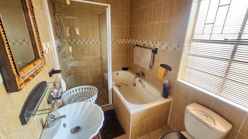 3 Bedroom Property for Sale in Brackendowns Gauteng