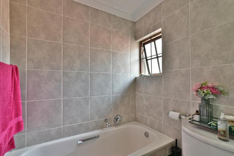 2 Bedroom Property for Sale in Morningside Gauteng