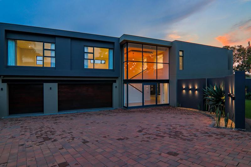 To Let 4 Bedroom Property for Rent in Morningside Gauteng