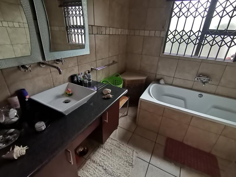 4 Bedroom Property for Sale in Vanderbijlpark SW 5 Gauteng