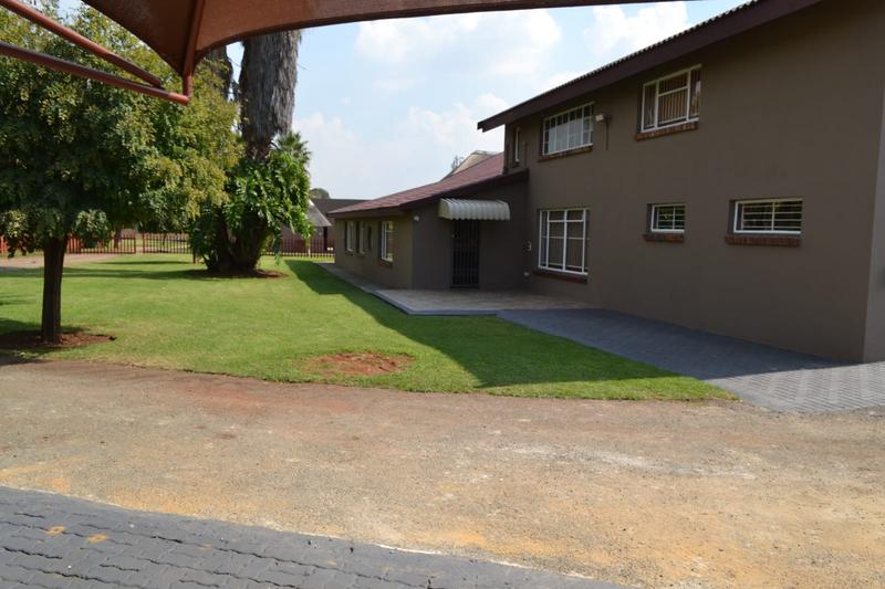 6 Bedroom Property for Sale in Three Rivers Gauteng