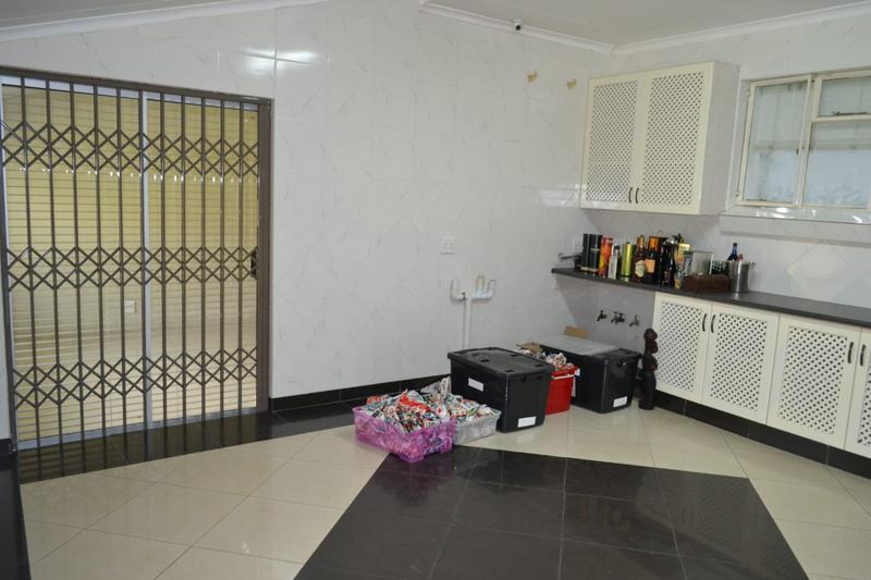6 Bedroom Property for Sale in Three Rivers Gauteng
