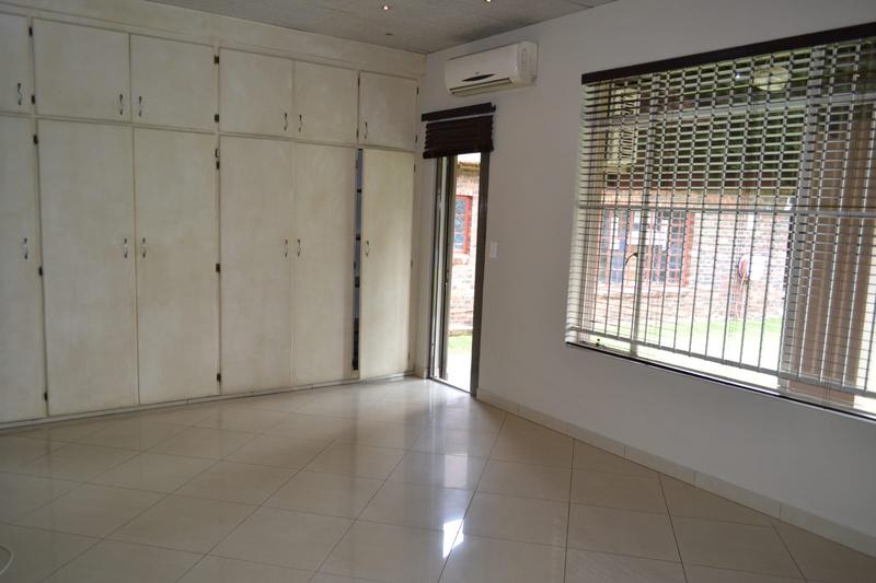 6 Bedroom Property for Sale in Three Rivers Gauteng