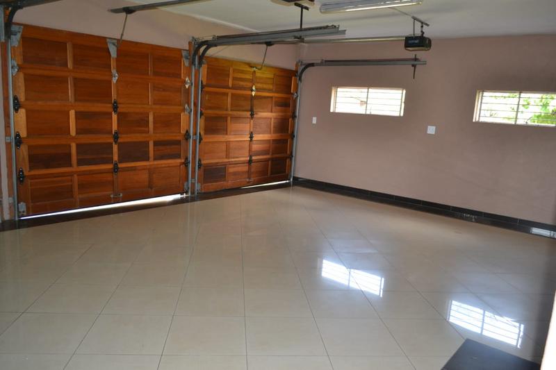 6 Bedroom Property for Sale in Three Rivers Gauteng