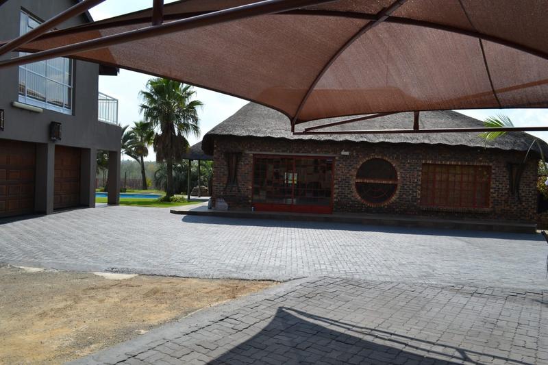 6 Bedroom Property for Sale in Three Rivers Gauteng