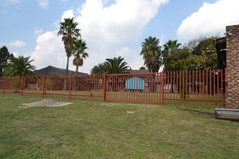 6 Bedroom Property for Sale in Three Rivers Gauteng