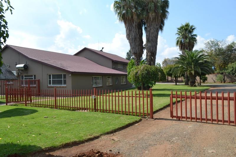 6 Bedroom Property for Sale in Three Rivers Gauteng