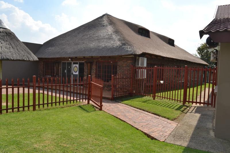 6 Bedroom Property for Sale in Three Rivers Gauteng