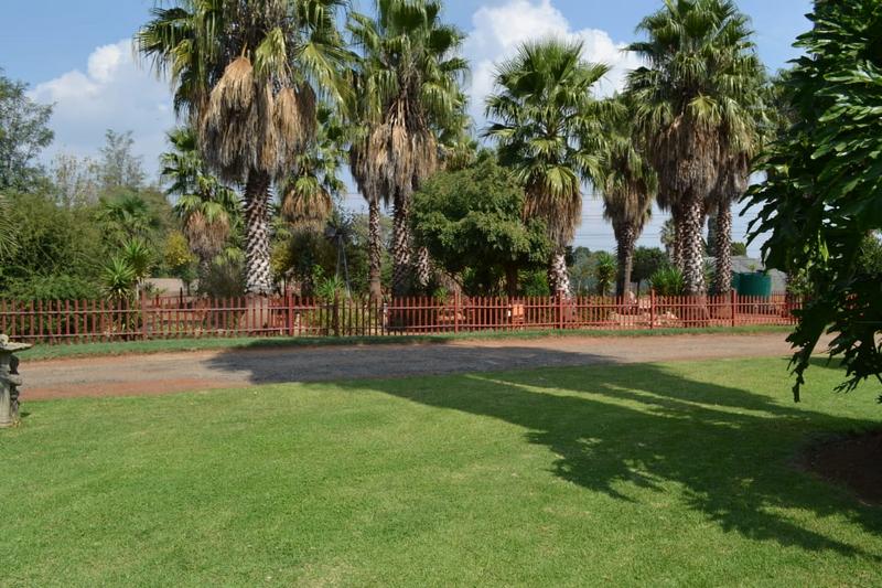 6 Bedroom Property for Sale in Three Rivers Gauteng