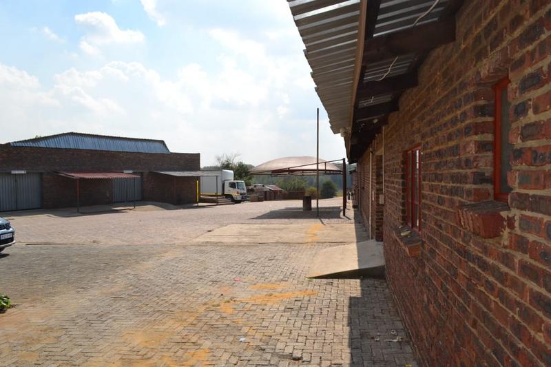 6 Bedroom Property for Sale in Three Rivers Gauteng