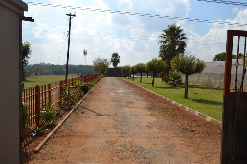 6 Bedroom Property for Sale in Three Rivers Gauteng