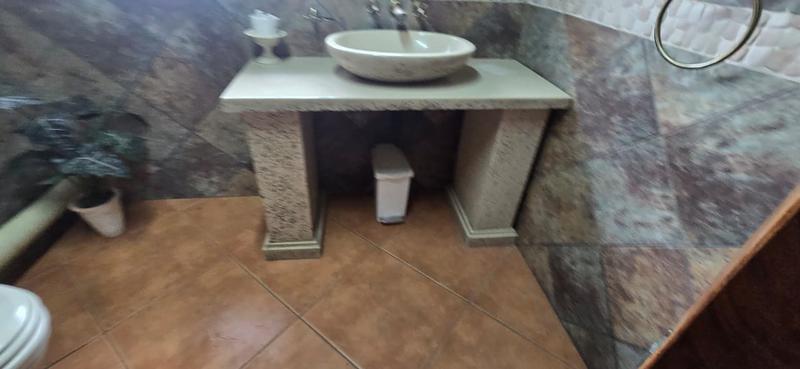 6 Bedroom Property for Sale in Three Rivers Gauteng