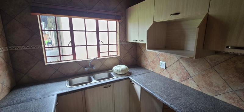 6 Bedroom Property for Sale in Three Rivers Gauteng
