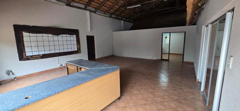 6 Bedroom Property for Sale in Three Rivers Gauteng
