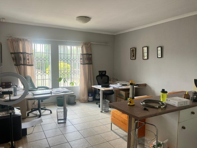 1 Bedroom Property for Sale in Bedfordview Gauteng