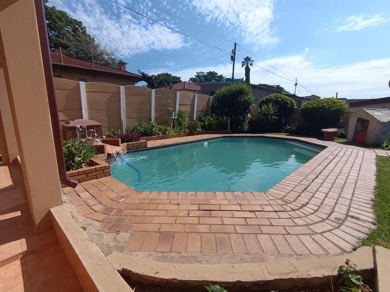 6 Bedroom Property for Sale in Primrose Gauteng