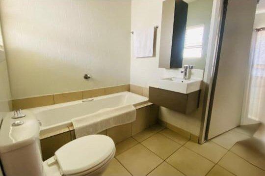 1 Bedroom Property for Sale in Broadacres Gauteng
