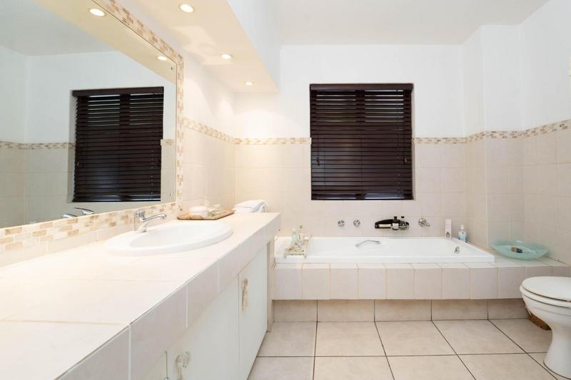 3 Bedroom Property for Sale in Lonehill Gauteng