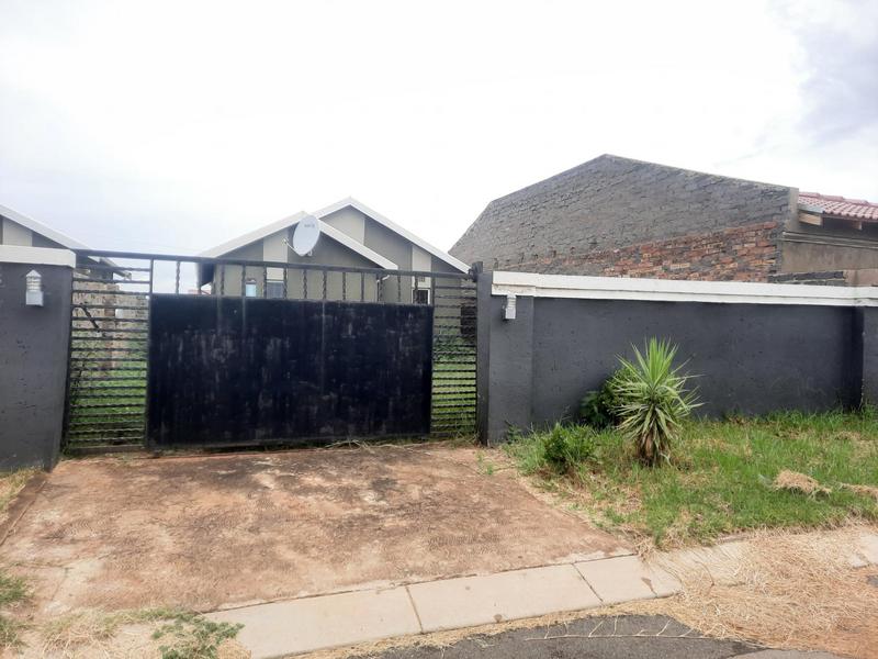 2 Bedroom Property for Sale in Savanna City Gauteng