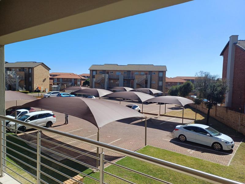 2 Bedroom Property for Sale in Stone Ridge Gauteng