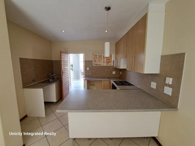 2 Bedroom Property for Sale in Stone Ridge Gauteng