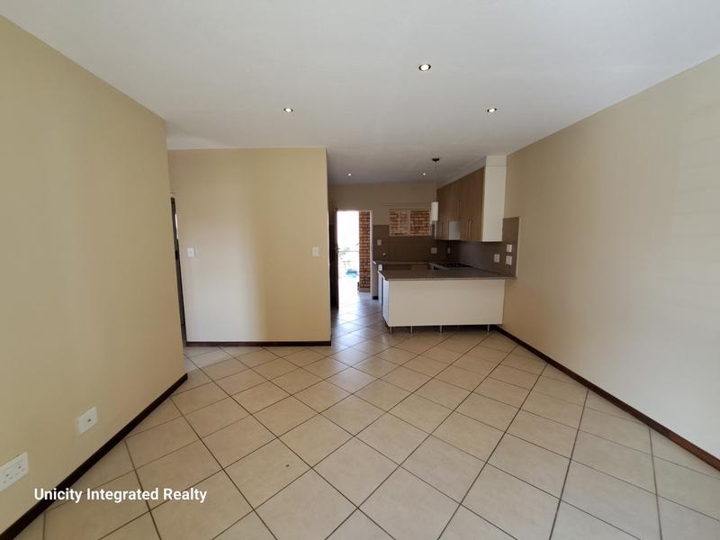 2 Bedroom Property for Sale in Stone Ridge Gauteng