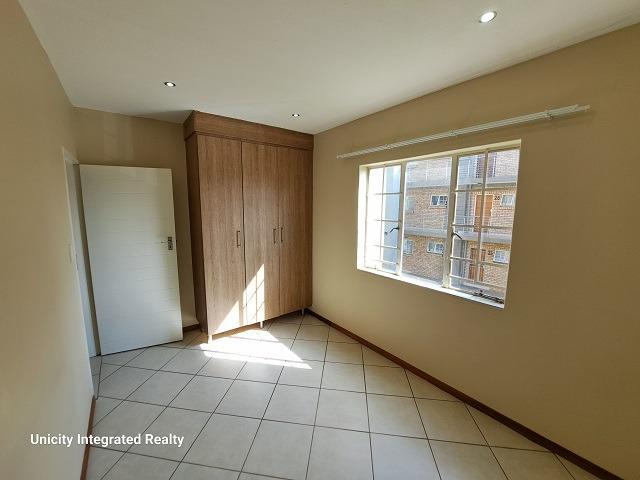 2 Bedroom Property for Sale in Stone Ridge Gauteng