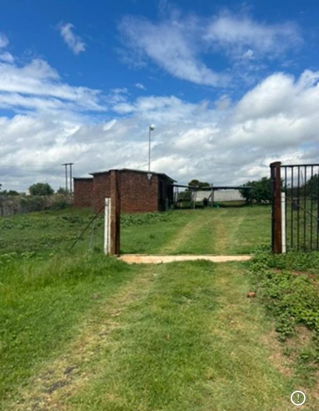 2 Bedroom Property for Sale in Tarlton Gauteng
