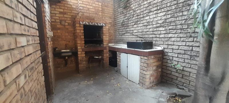 15 Bedroom Property for Sale in Rietfontein Gauteng