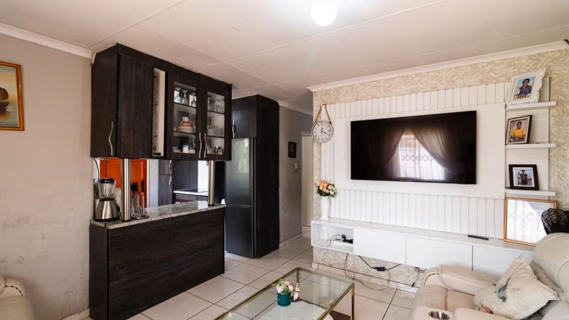 3 Bedroom Property for Sale in Blue Hills Gauteng