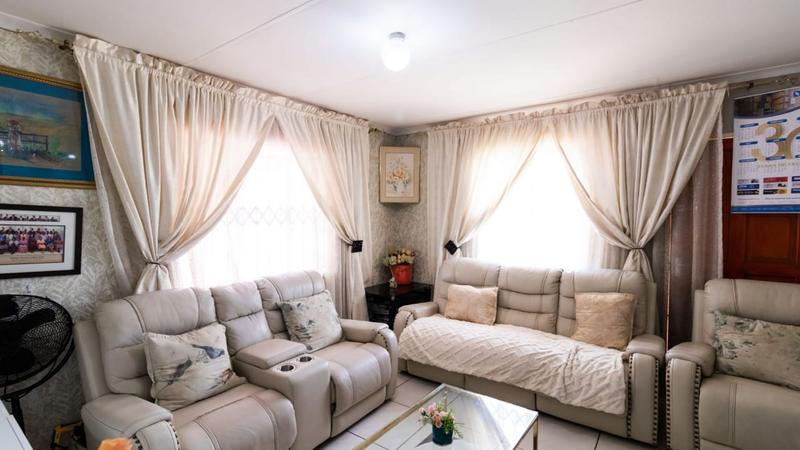 3 Bedroom Property for Sale in Blue Hills Gauteng