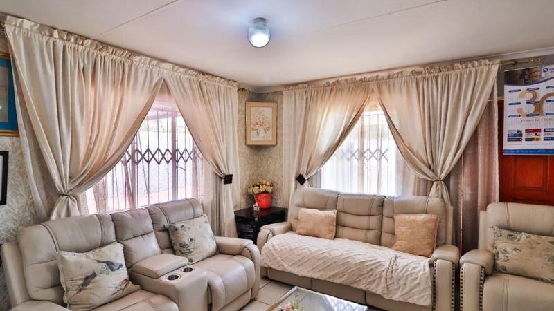 3 Bedroom Property for Sale in Blue Hills Gauteng