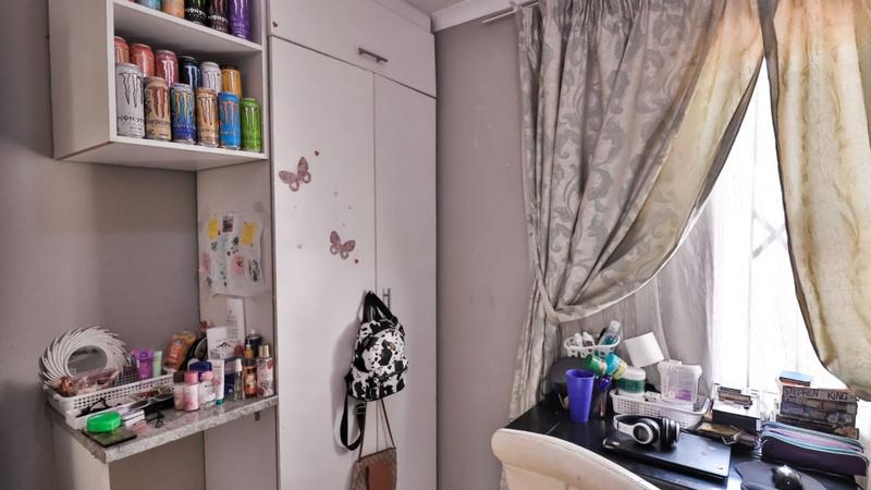 3 Bedroom Property for Sale in Blue Hills Gauteng