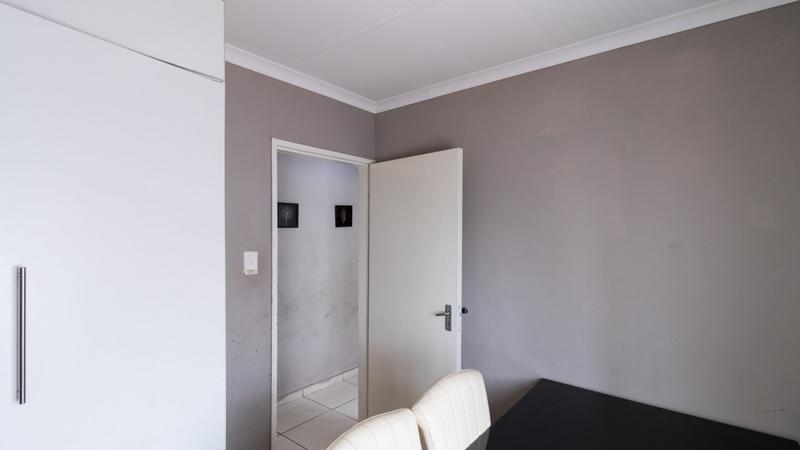 3 Bedroom Property for Sale in Blue Hills Gauteng
