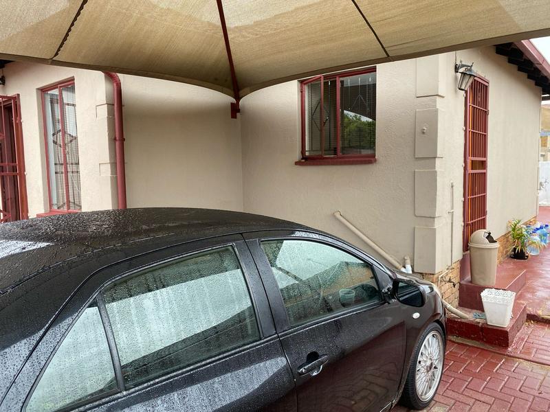 2 Bedroom Property for Sale in Clayville Gauteng