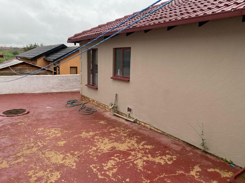 2 Bedroom Property for Sale in Clayville Gauteng