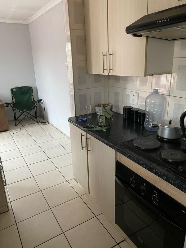 2 Bedroom Property for Sale in Clayville Gauteng