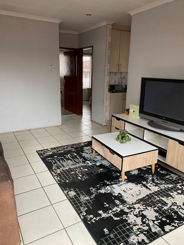 2 Bedroom Property for Sale in Clayville Gauteng