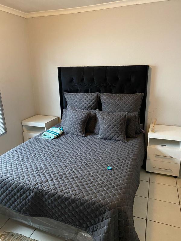 2 Bedroom Property for Sale in Clayville Gauteng